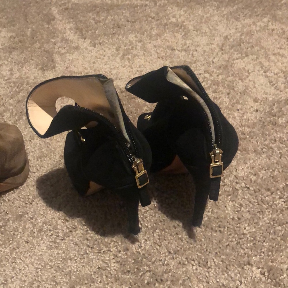 Heels - Picture 4 of 6